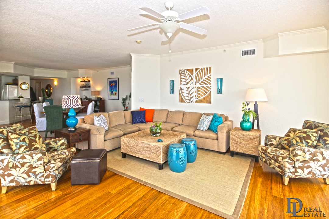 Island Crowne 1104 - Daytona Beach - FL Oceanfront Condo - Ocean Front Living Room